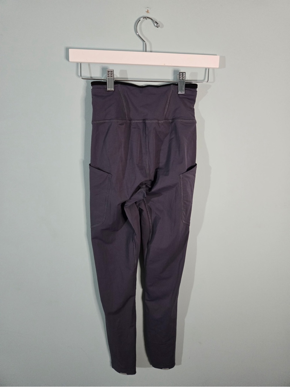 High-Waist Women's Active Leggings in Dark purple